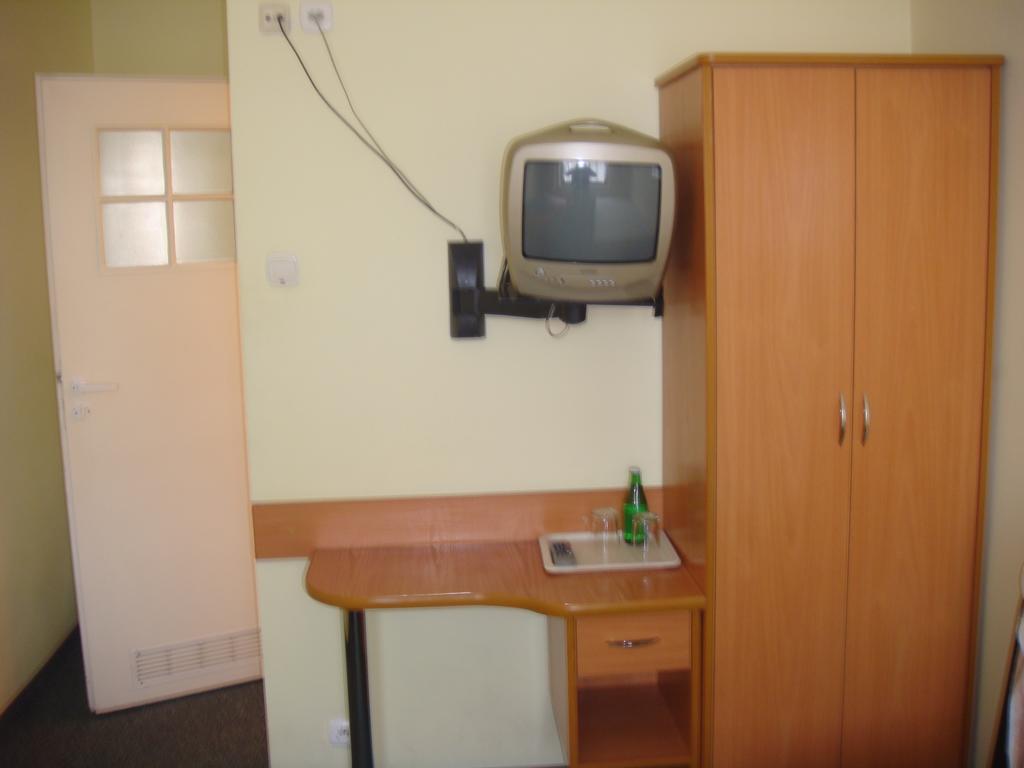 Hotel Polonia Augustów Esterno foto